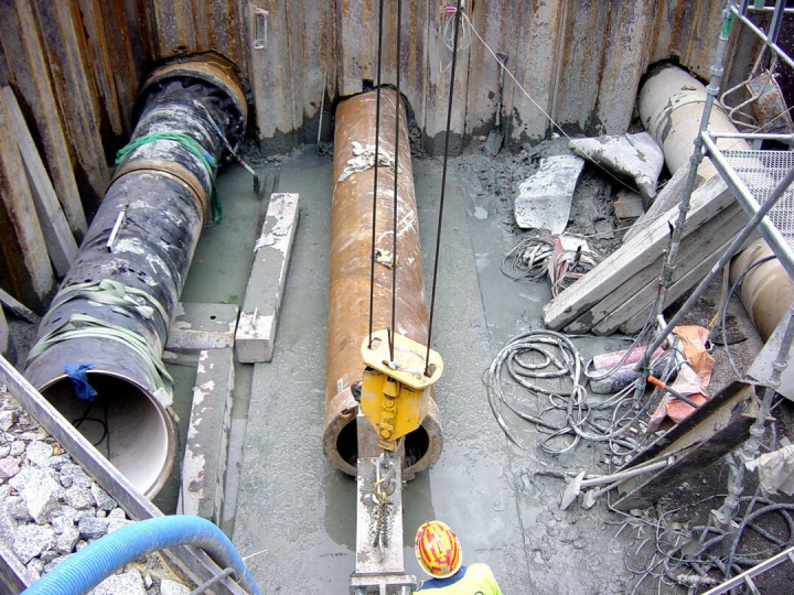 Rörtryckning vid installation av större ledningsnät med UMA hydrauliska tryckmetod.